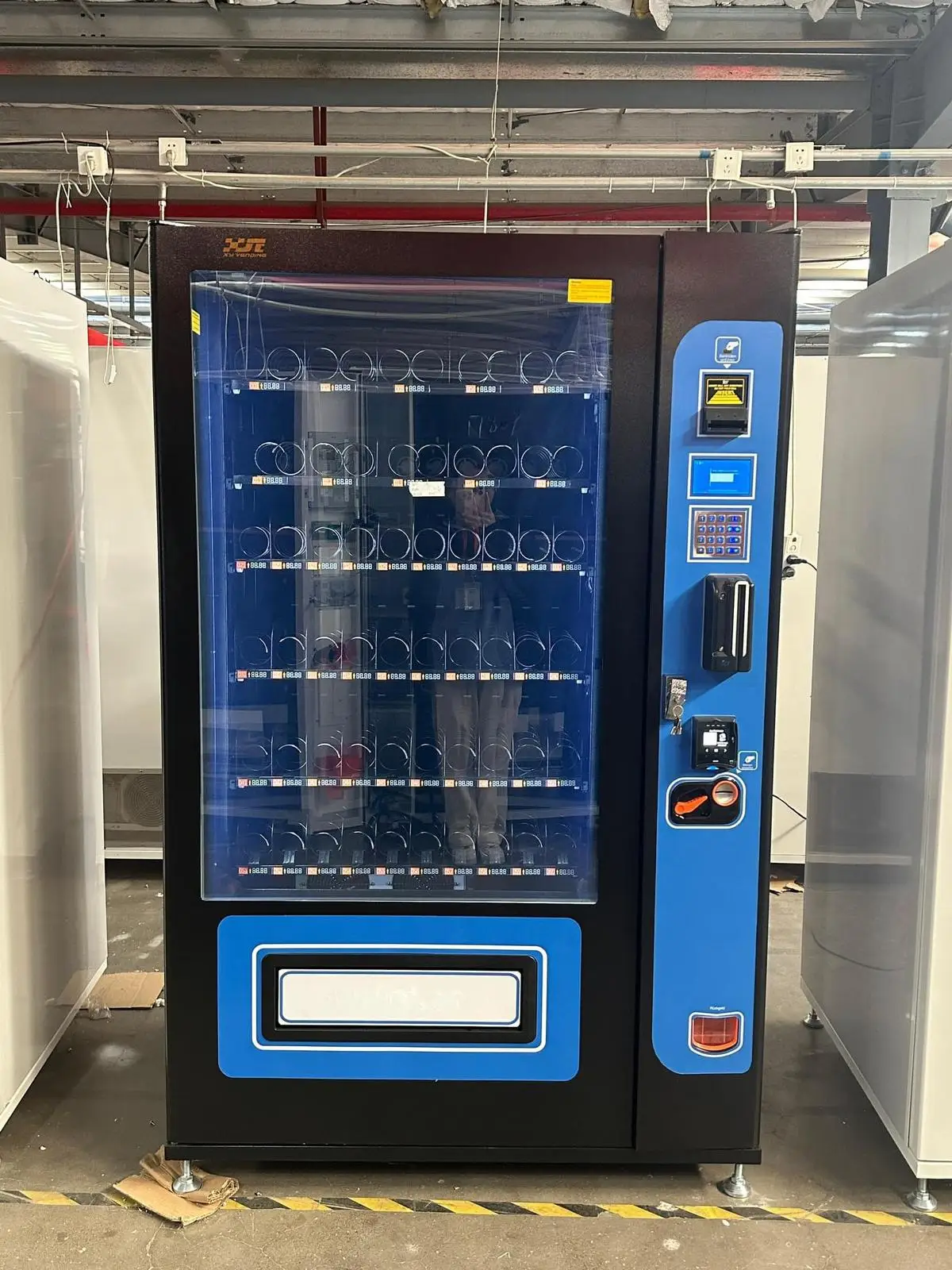 Cold Drink Vending Machine With Dual Zone Temp Control Available Buy