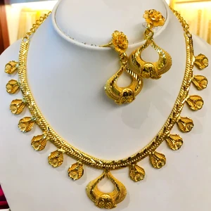 Imitation Dubai Vintage Fashion Jewelry Set Earrings Bangles Combs Brooches with Copper American Diamonds for Gift USA