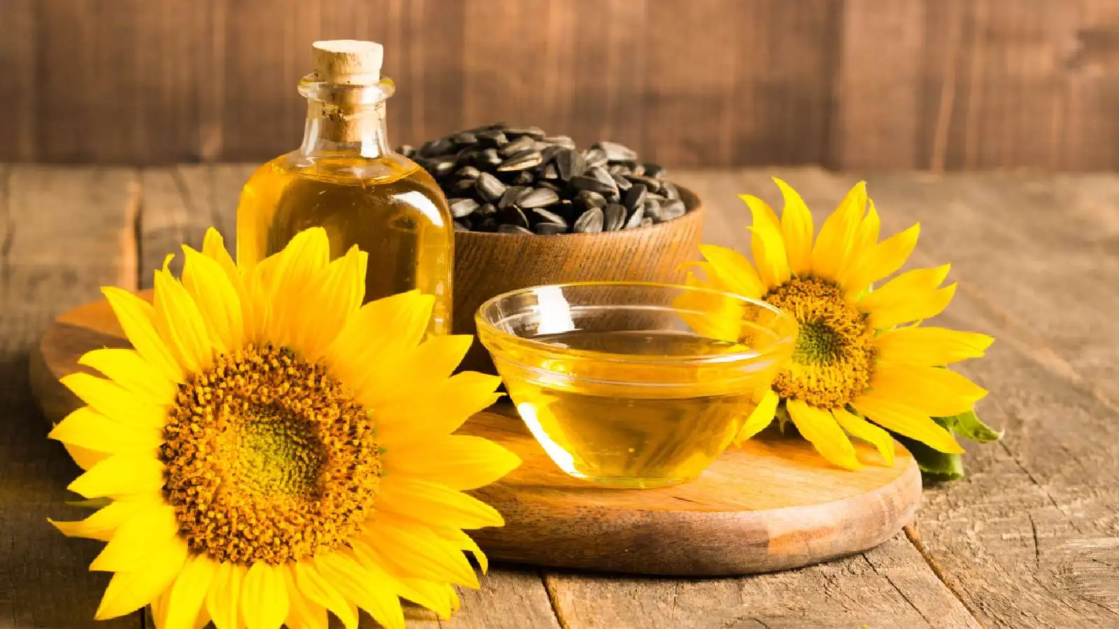 Refined Sunflower Oil Bulk Wholesale 100% Pure High Quality Edible Cooking Oil Golden Yellow Premium Food Grade Packaging