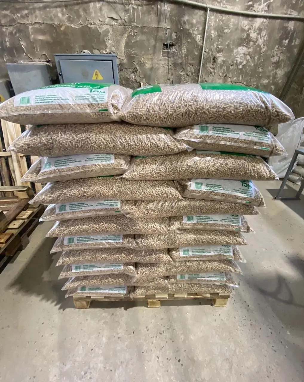 15kg Bags Packaging Pine Wood Pellets (din Plus / En Plus Wood Pellets ...