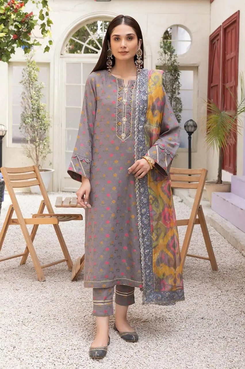 Latest Girls Winter Dress Lilen Khaddar Wool Shawl Lace Reasonable Prices  for Pakistani Indian Style Shalwar Kameez for Women