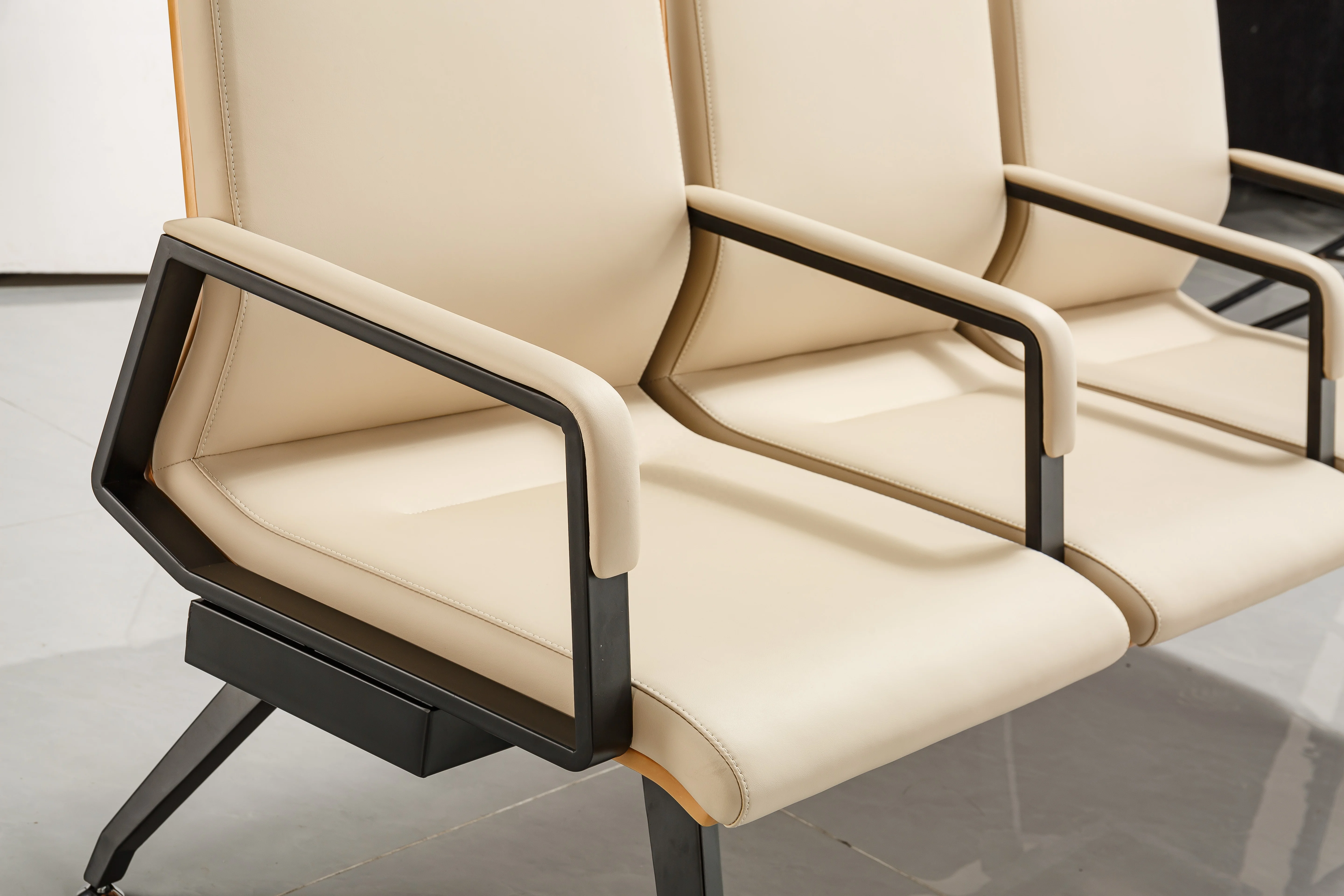 Healthy Material Durable Eco-Friendly PU Cushion Comfort Density Foam Hospital Medical Furniture Reclining Infusion Chair Usb 4