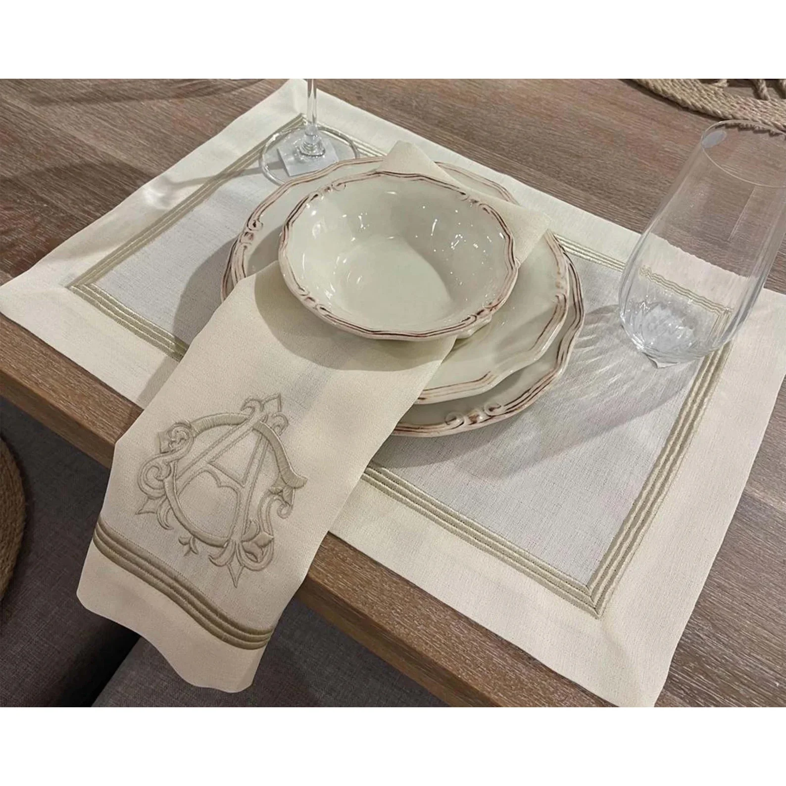 Льняные салфетки с вышивкой 20 х20 дюймов