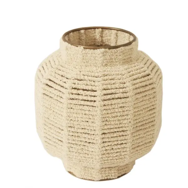 Цветочная ваза из ротанга