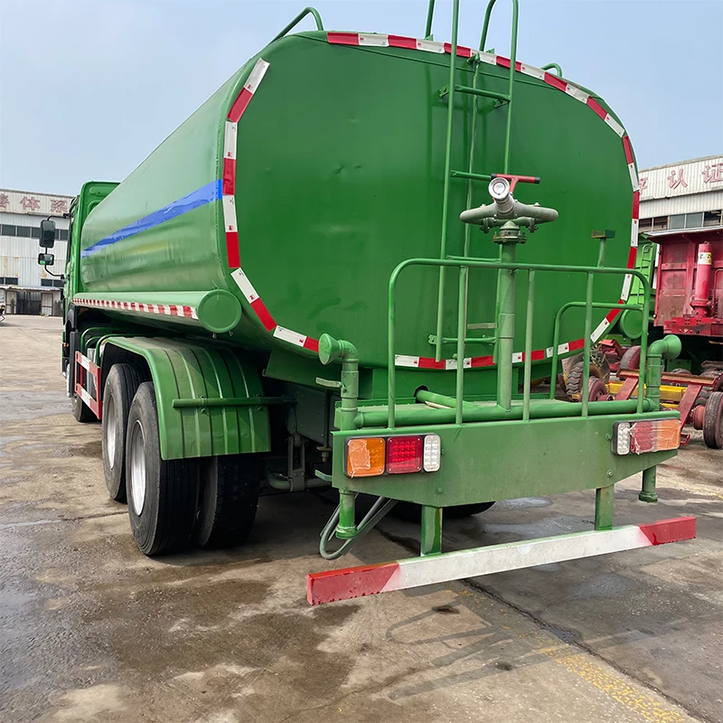 Hot Selling Sinotruk Howo 6x4 Water Tanker Trucks 371hp/375hp 10