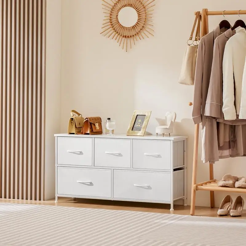 Minimalist Room Setting