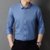 Gris azulado