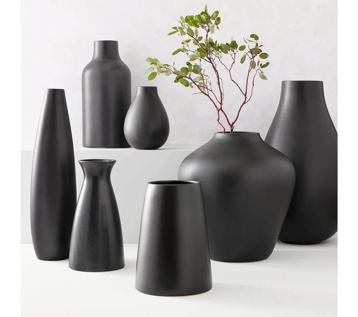 Pure Black Ceramic Vases от West Elm