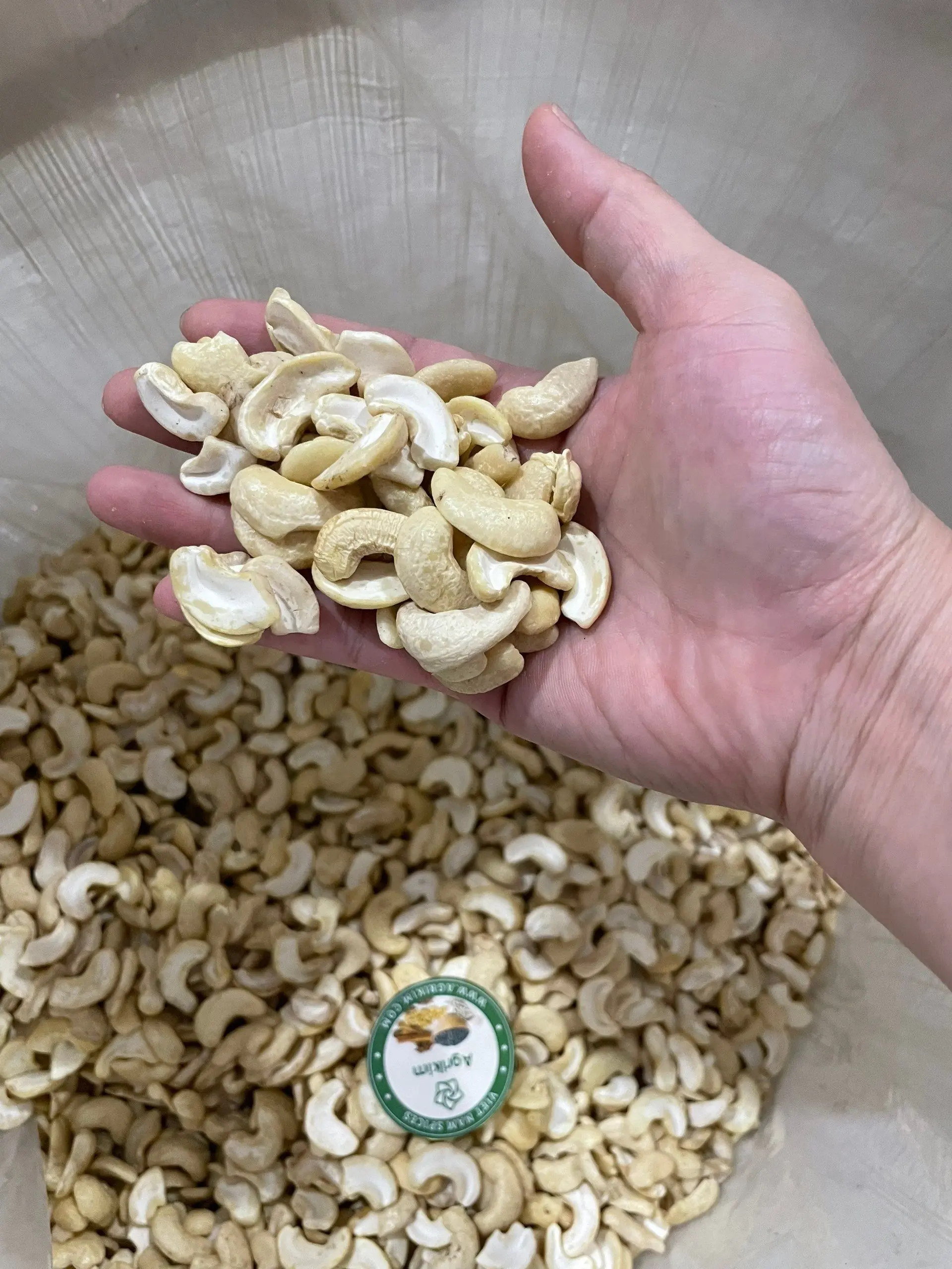 reliable distributor]100% natual cashew nuts high| Alibaba.com