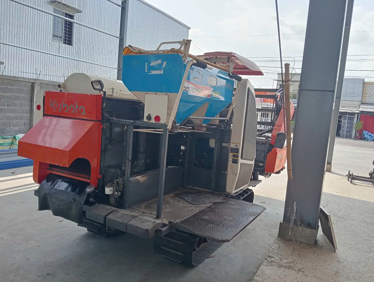 Used Combine Harvester DC 70 Plus 70HP Condition New Genuine Kubota Thailand - Hot Cheap Price