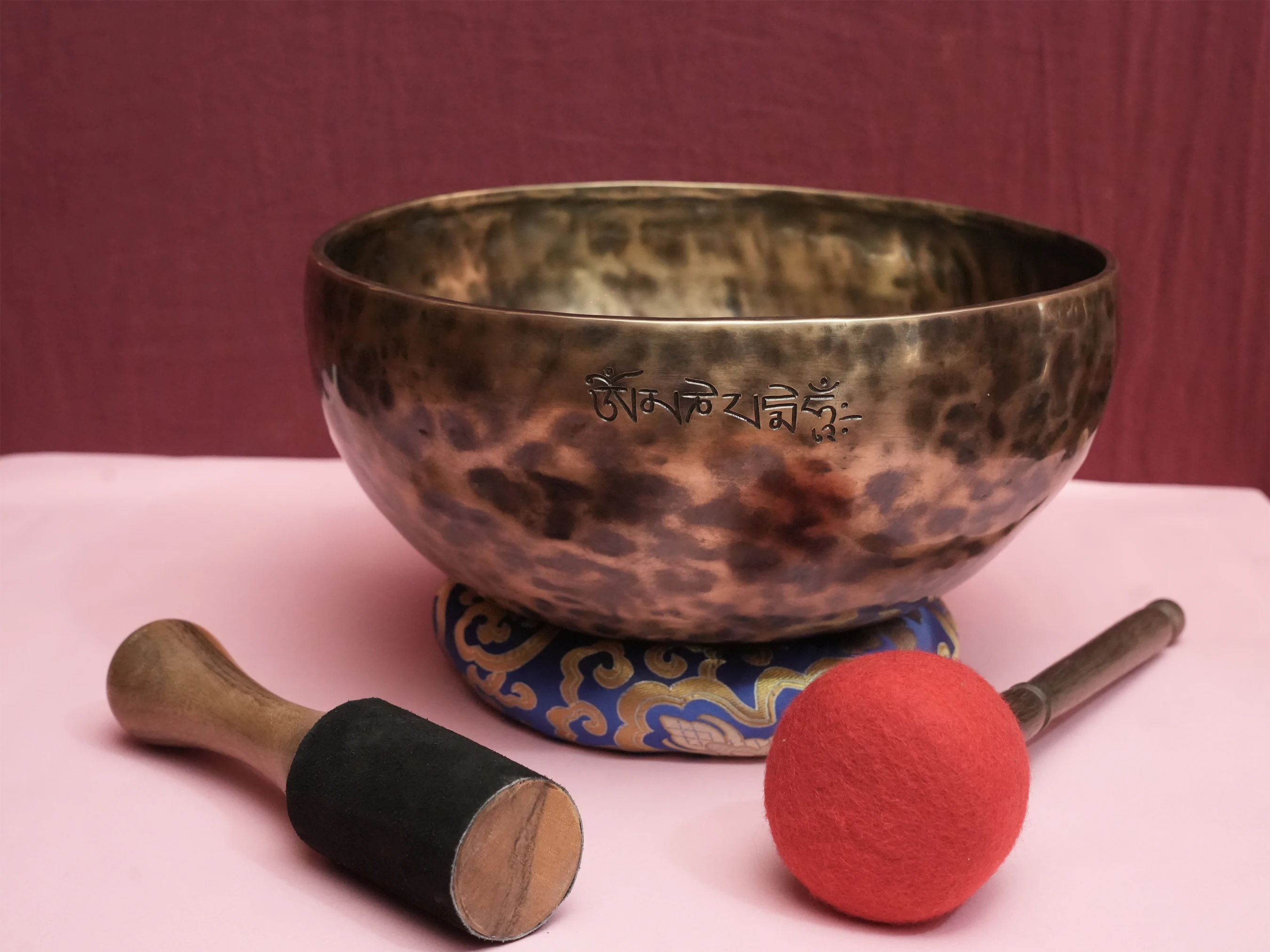 Tibetan Full Moon Singing Bowl For Yoga Master Tuned / Handmade Tibetan ...