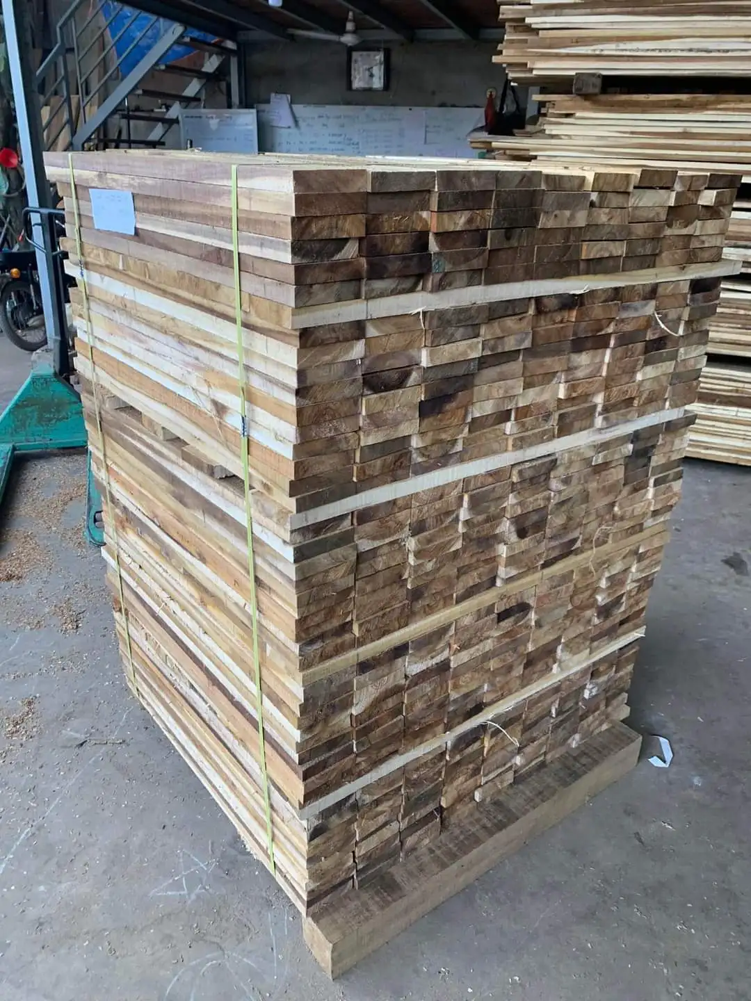 Made In Vietnam Number One Quality Dried Acacia/pine Timber Wood From