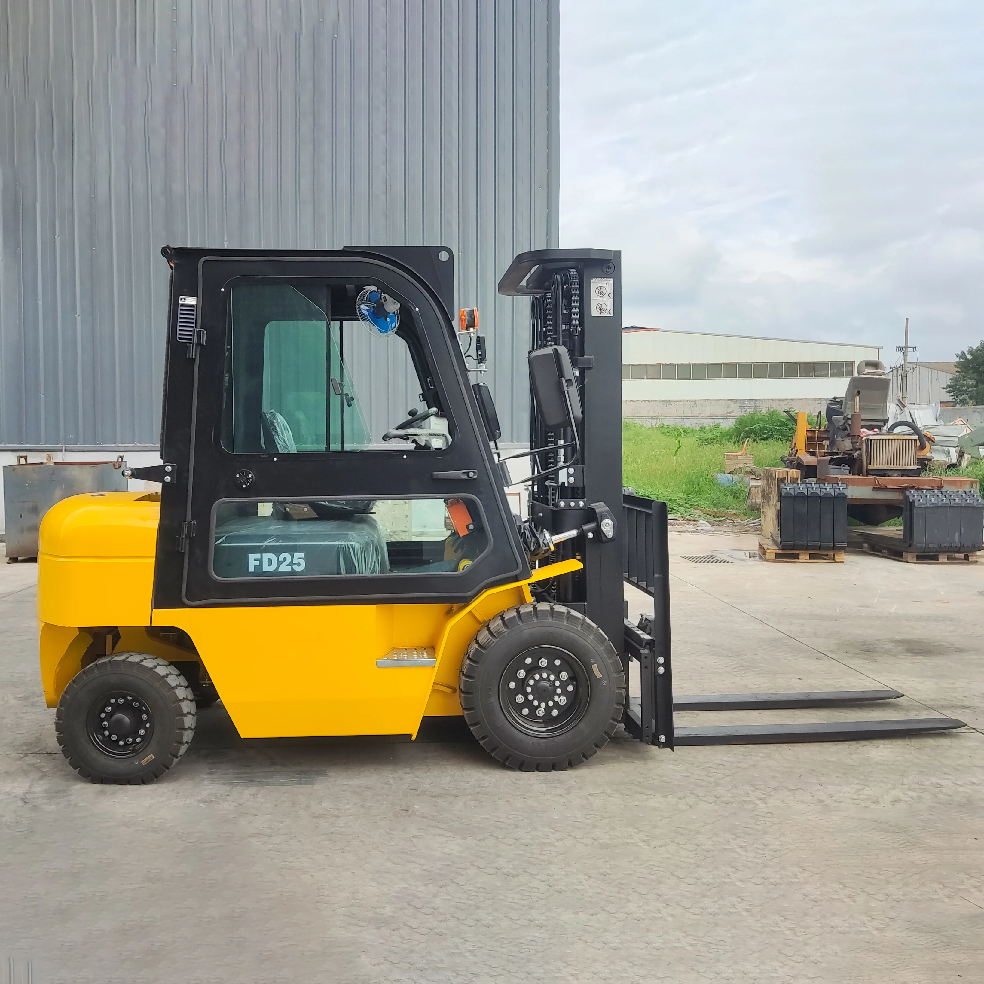 Used Second Hand TCM 3ton 4m with side shift diesel used Forklift For Sale