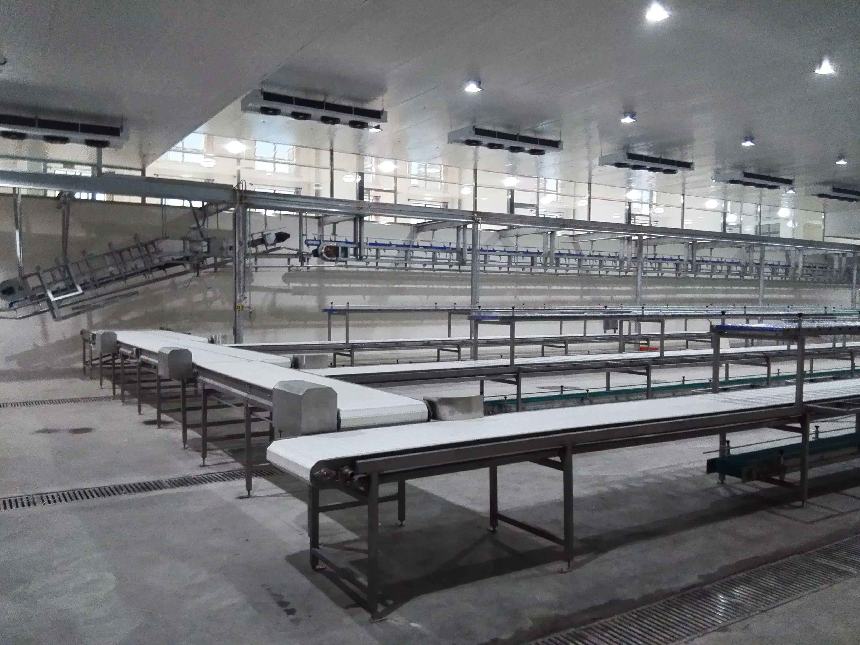 Slaughterhouse automatic slaughtering equipment meat deboning and segmentation conveyor line