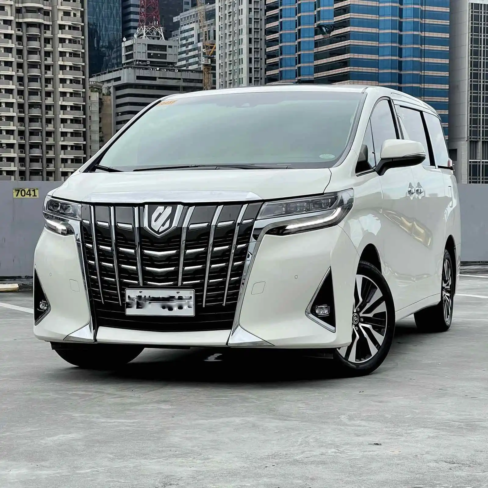 Toyota alphard 2022 интерьер