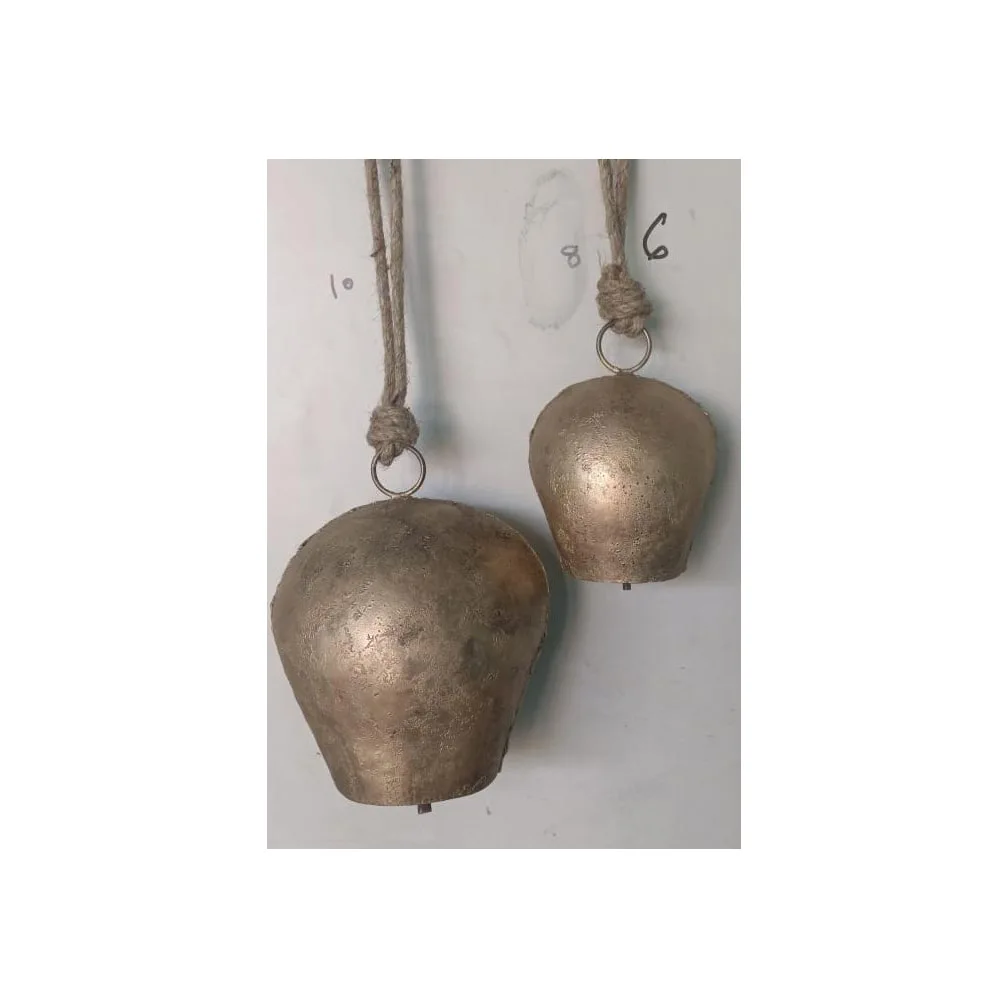 Простой дизайн металлический Рождественский колокольчик стильный вид Настенный декор садовый орнамент набор из 2 Коровьих колокольчиков ручной работы оптом