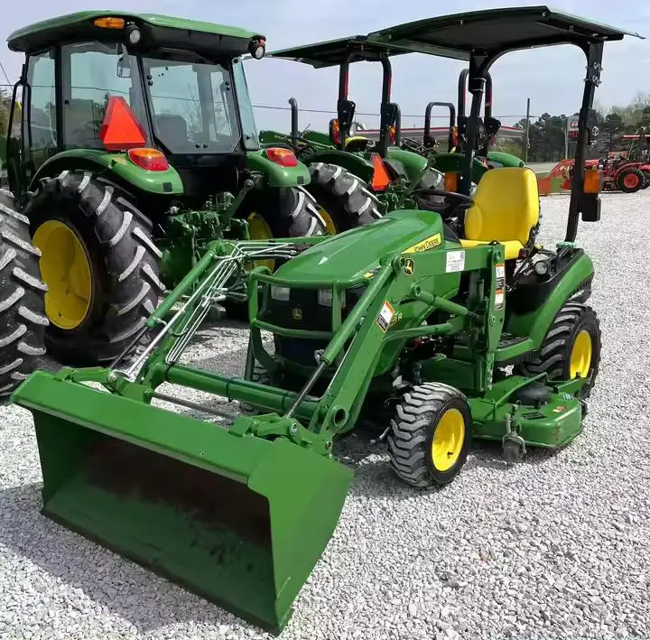 Brand new Johnn deer tractor 1025R backheo loader and front loader come with waranty only 10 hours
