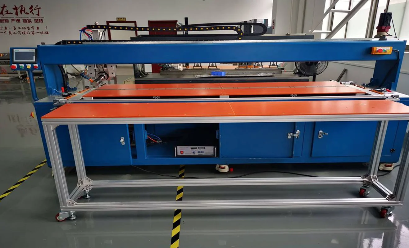 Soudeuse à rouleaux ultrasonique