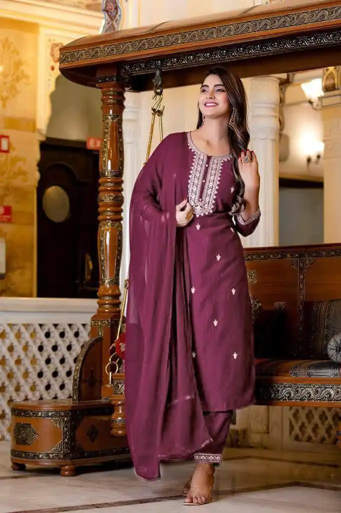 Pakistani Latest Salwar Kameez Women Adults India & Pakistan Indian Dress Salwar Kameez Embroidered Girls and Women