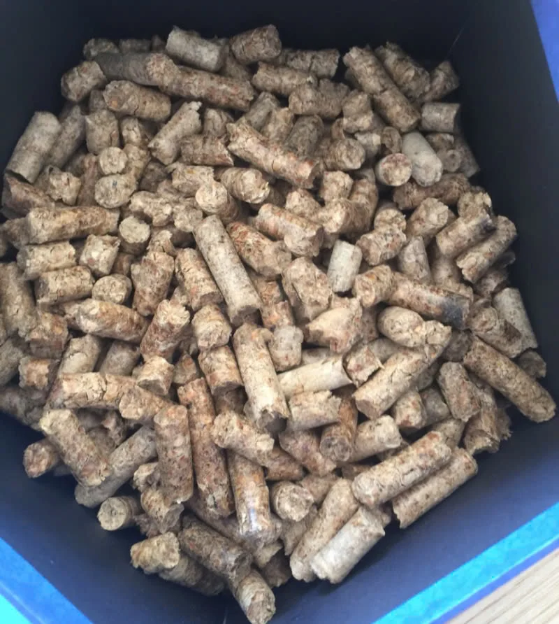 CORN COB BIOMASS PELLETS / RENEWABLE ENERGY SOURCE / MADE in VIETNAM