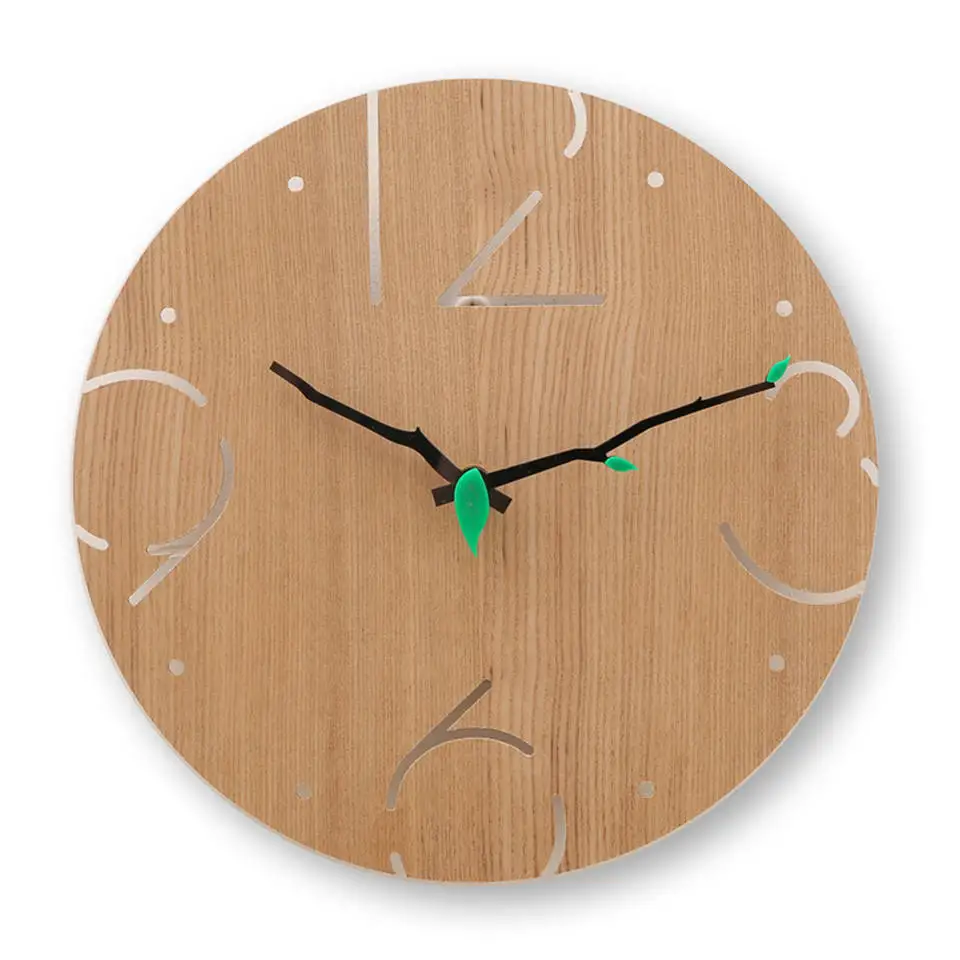 2022 Fashion Nordic Solid Wood Wall Clock Carved Pattern Logo