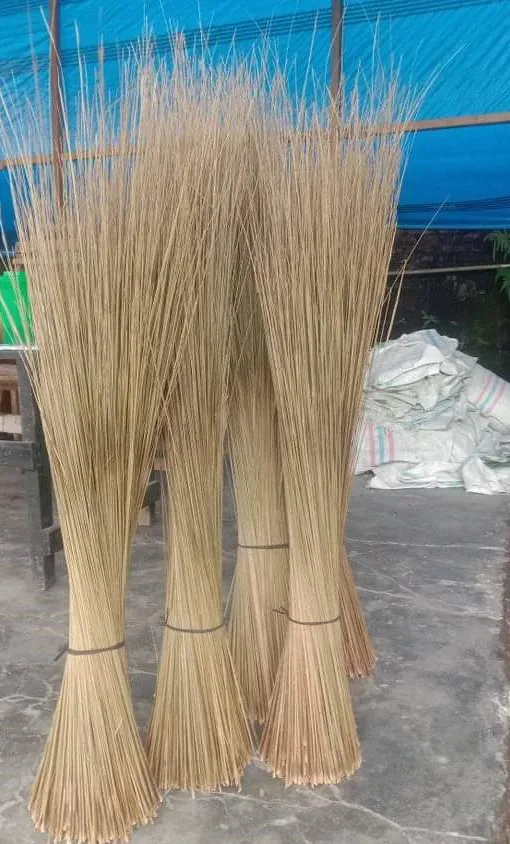 Coconut Broom Stick Usage Suitable For Sweeping Outside The House Wet ...