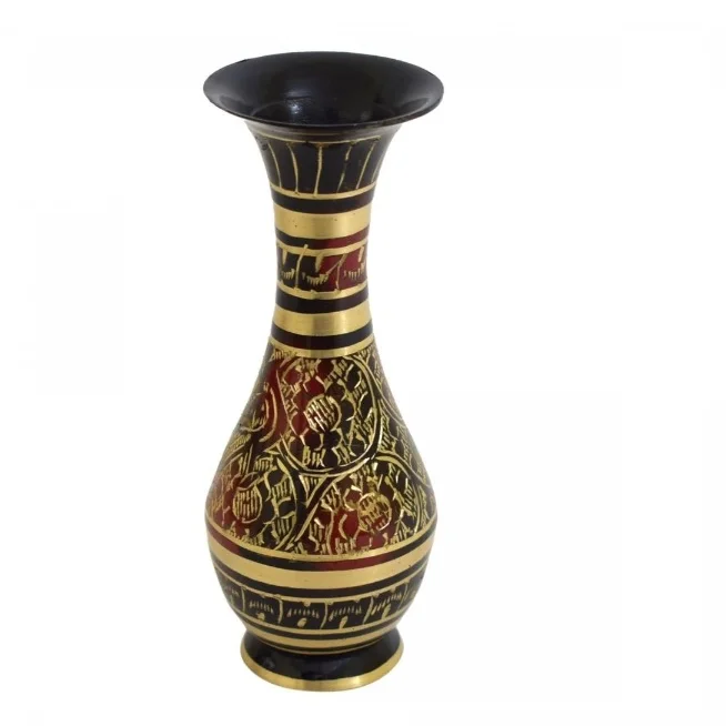 Декоративные металлические вазы