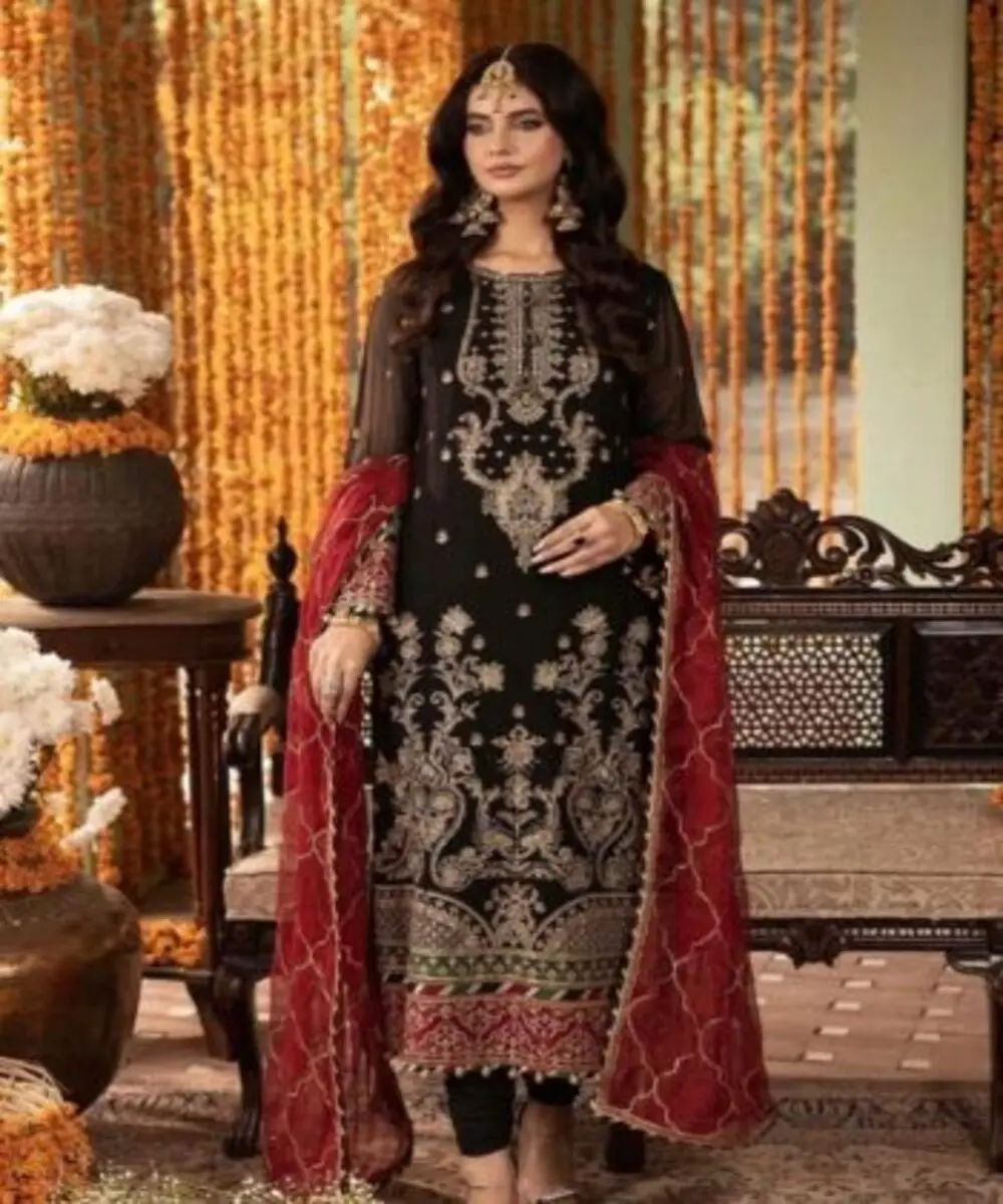 Elegant Muslim Abaya Modest Dress for Women in Saudi Arabia Style with Hijab and Classic Embroidery Robe Design