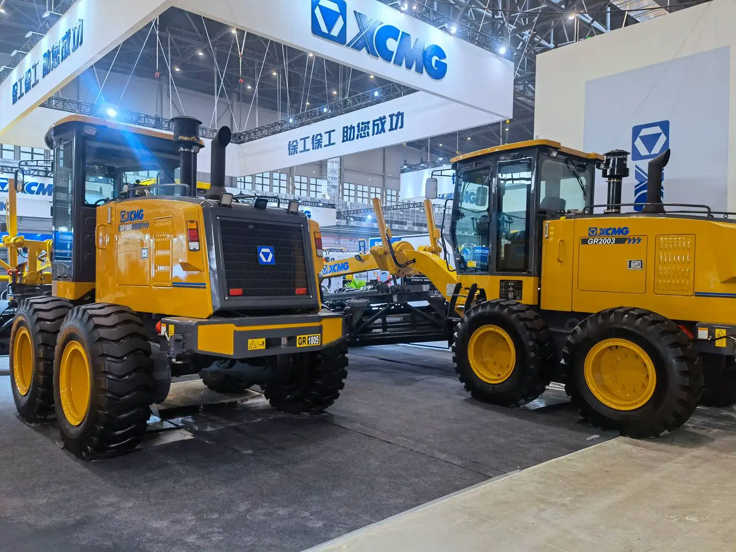 Грейдер xcmg gr165. XCMG gr135. XCMG gr165. XCMG 215. Теплообменник грейдер XCMG.