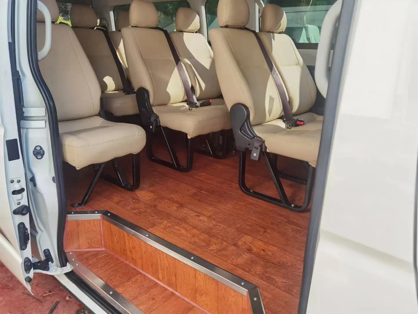 Second Hand To-yota Hiace 13 Seats Used Passenger Mini Bus Diesel ...