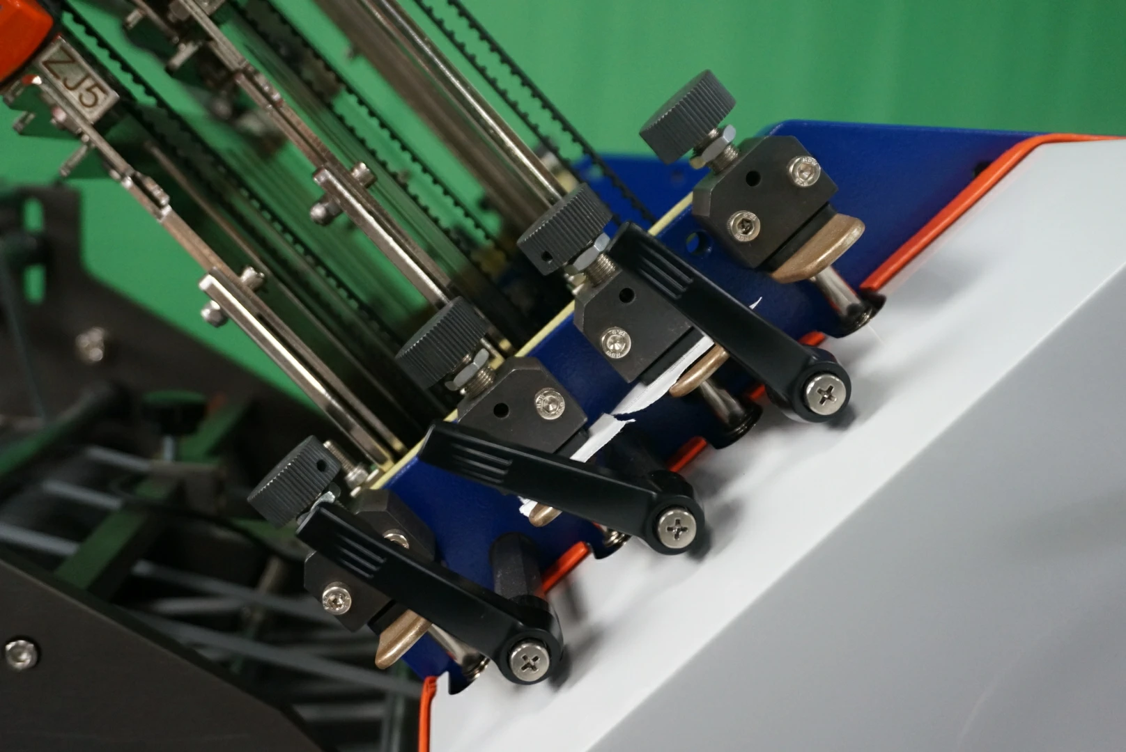 Electric Semi- Automatic Manual Paper Folding Machine 180 M/min Production Capacity with Double Sheet Detection 480*750mm