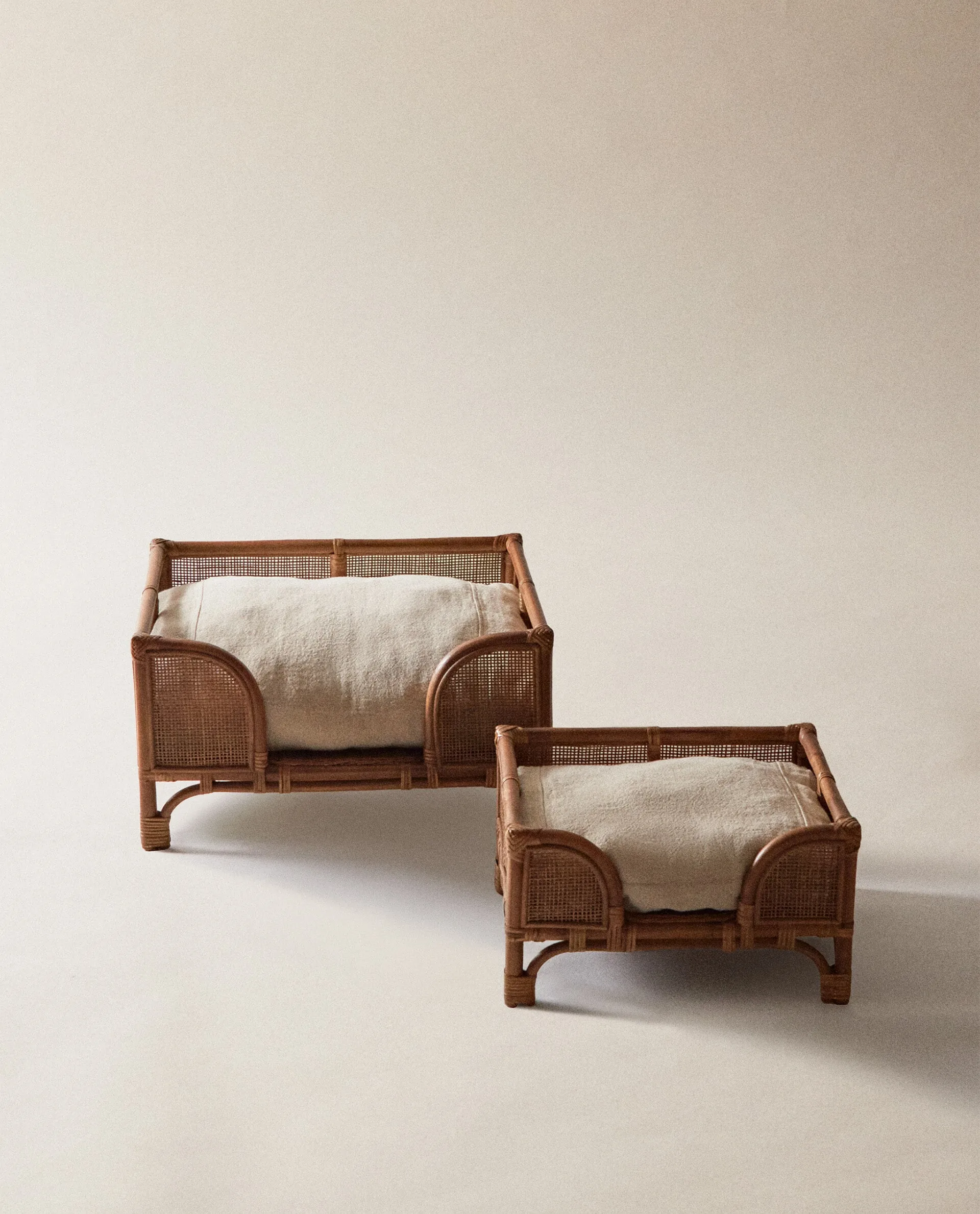 Design Wholesale  Raised Rectangular Rattan Bed for Pets  for Cat and Dog in Vietnam2023 Handcrafted