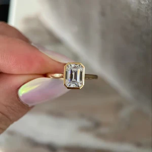 Bangin' Bezel Emerald Edition 3 Carat Lab Diamond Ring 14K Yellow Gold Elongated Cushion Cut Engagement for Parties IGI