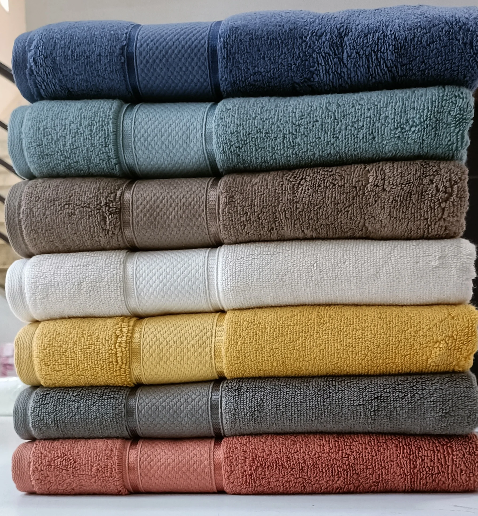Soft And Comfortable Trendbell Turkish Terry Towel 600 Gsm Bath Towel