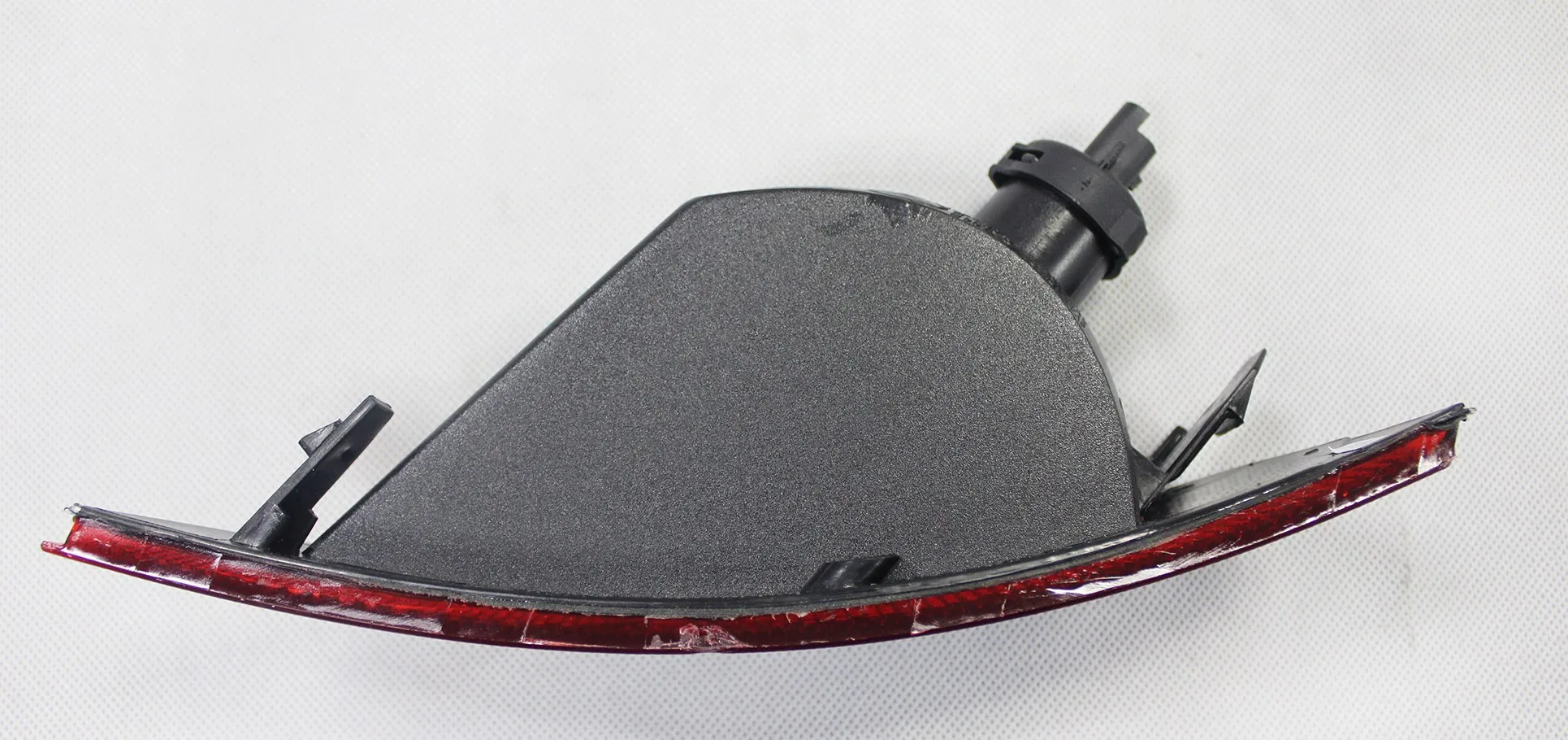 Car part 8M5115500AB Rear Fog Light R, Hatchback, Red/White for Fo... — 3