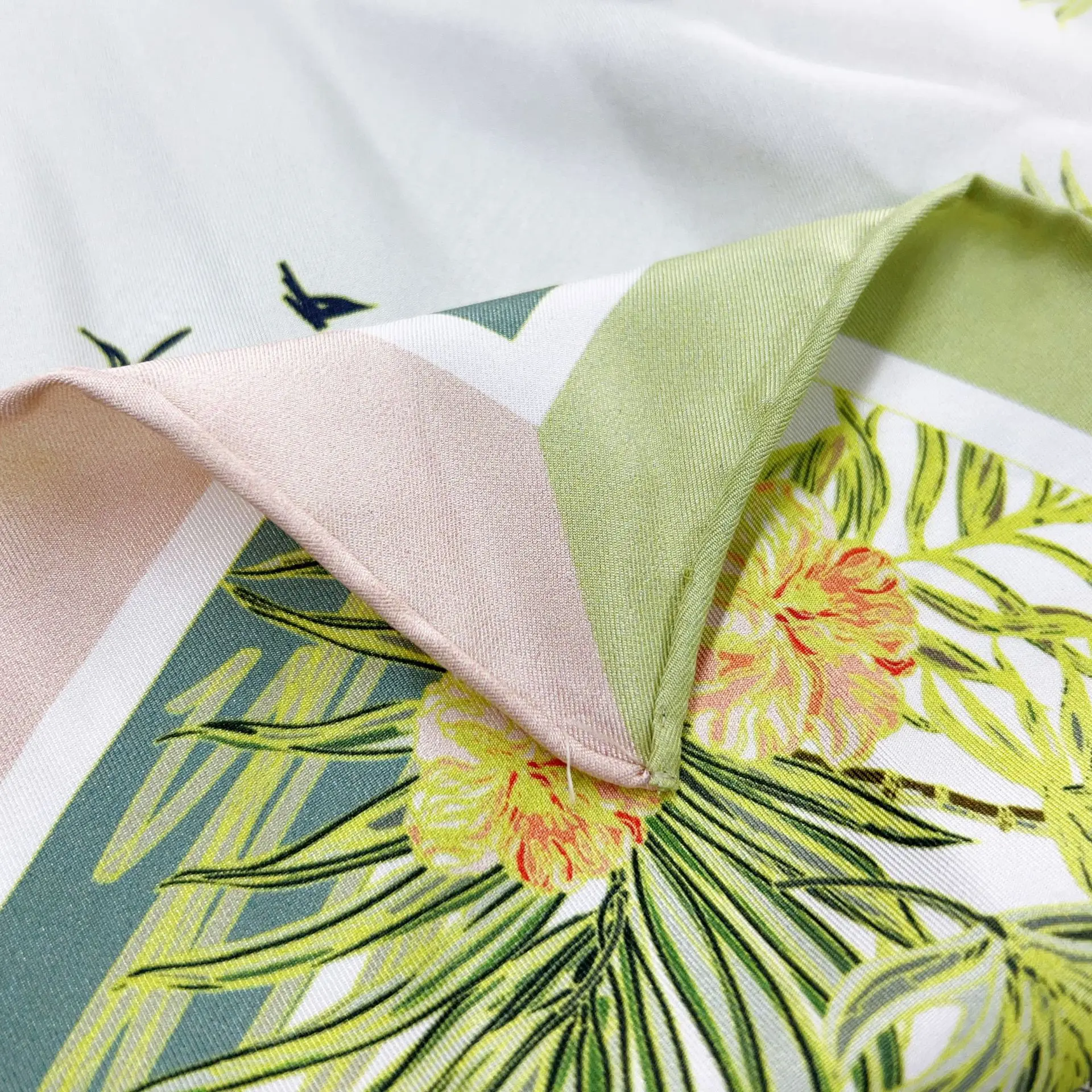 Custom Size Silk Scarf Women Hair Wholesale Digital Printing Scarf With Custom LOGO Luxury 100% Silk Scarves