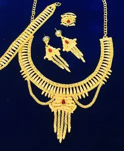 24K Gold Plated Classic Pearl Flower Diamond Encrusted Necklace Dubai Vintage Jewelry Set Copper for Anniversaries Fashion Sets