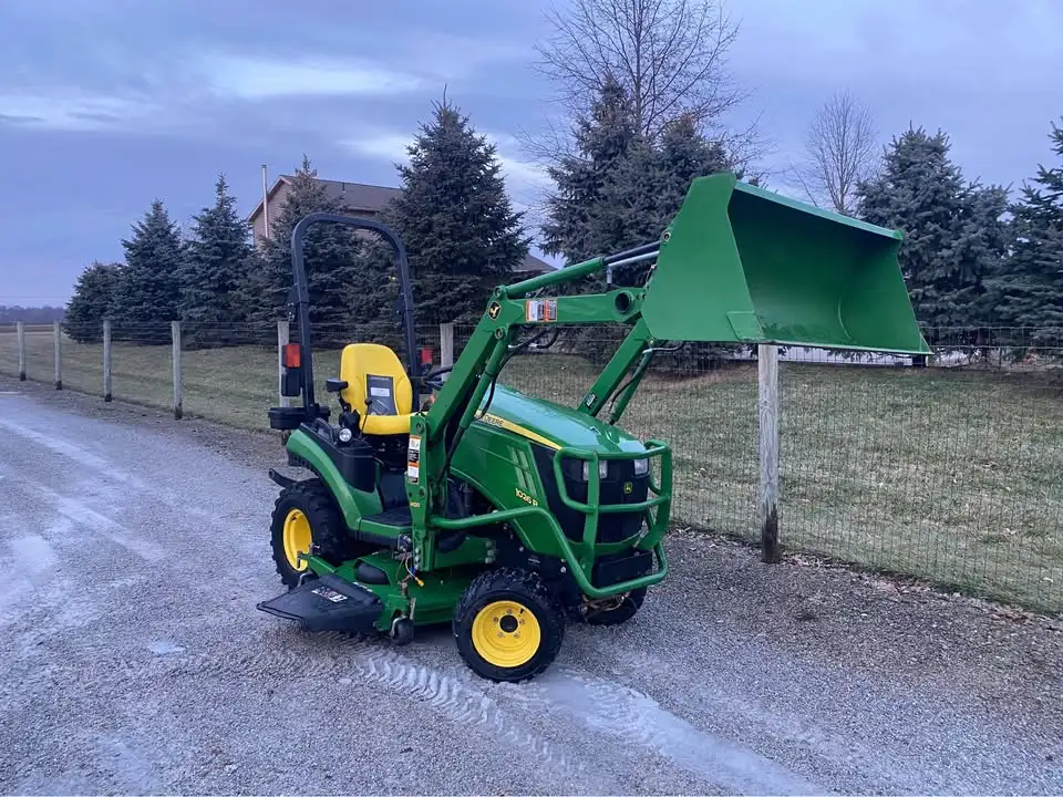 High Quality John Deeree 1025R Utility Tractor with Engine and Pump Germany Origin Available Now with Fast Delivery