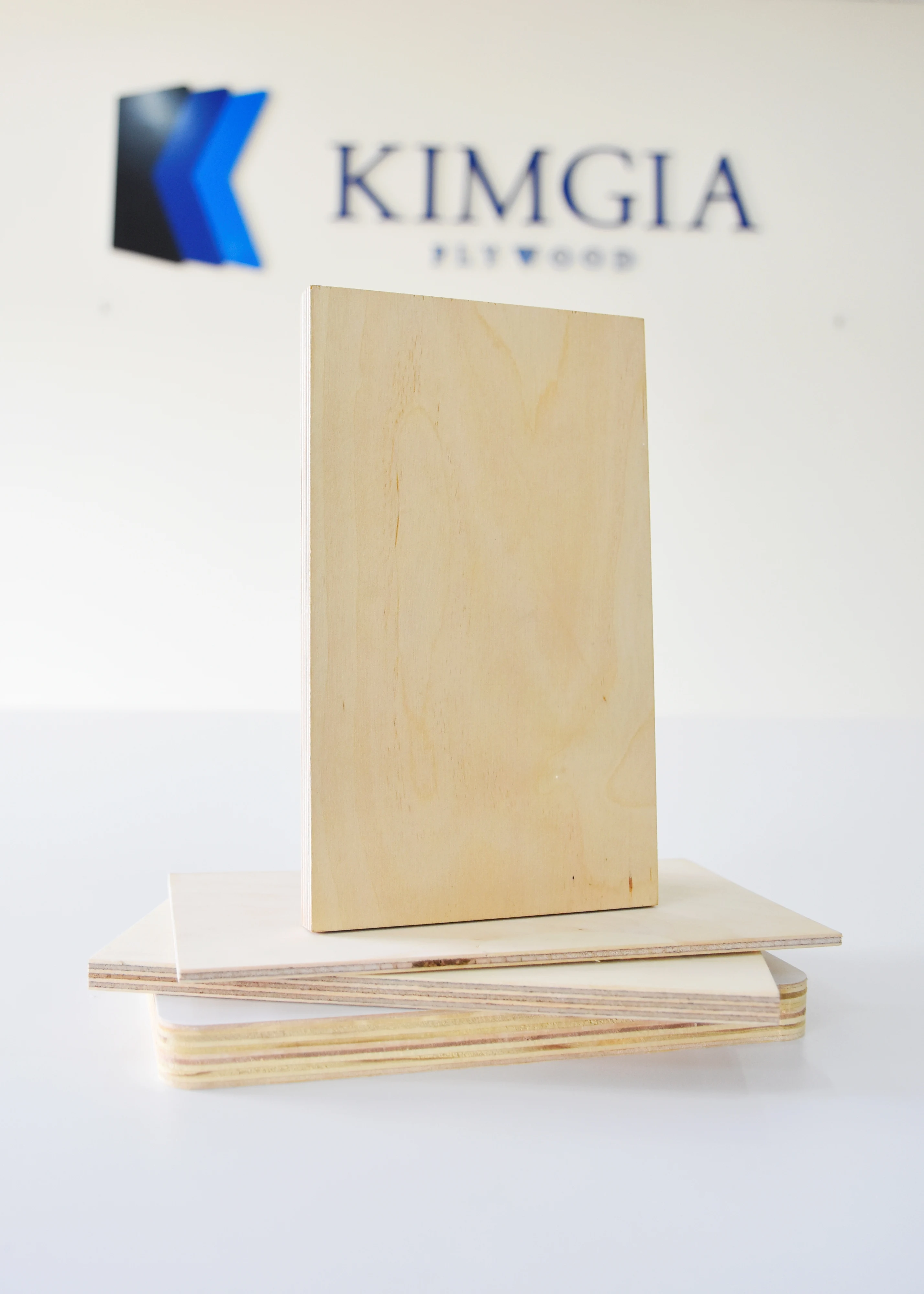 Price Factory High Grade Birch Plywood For Furniture Available With