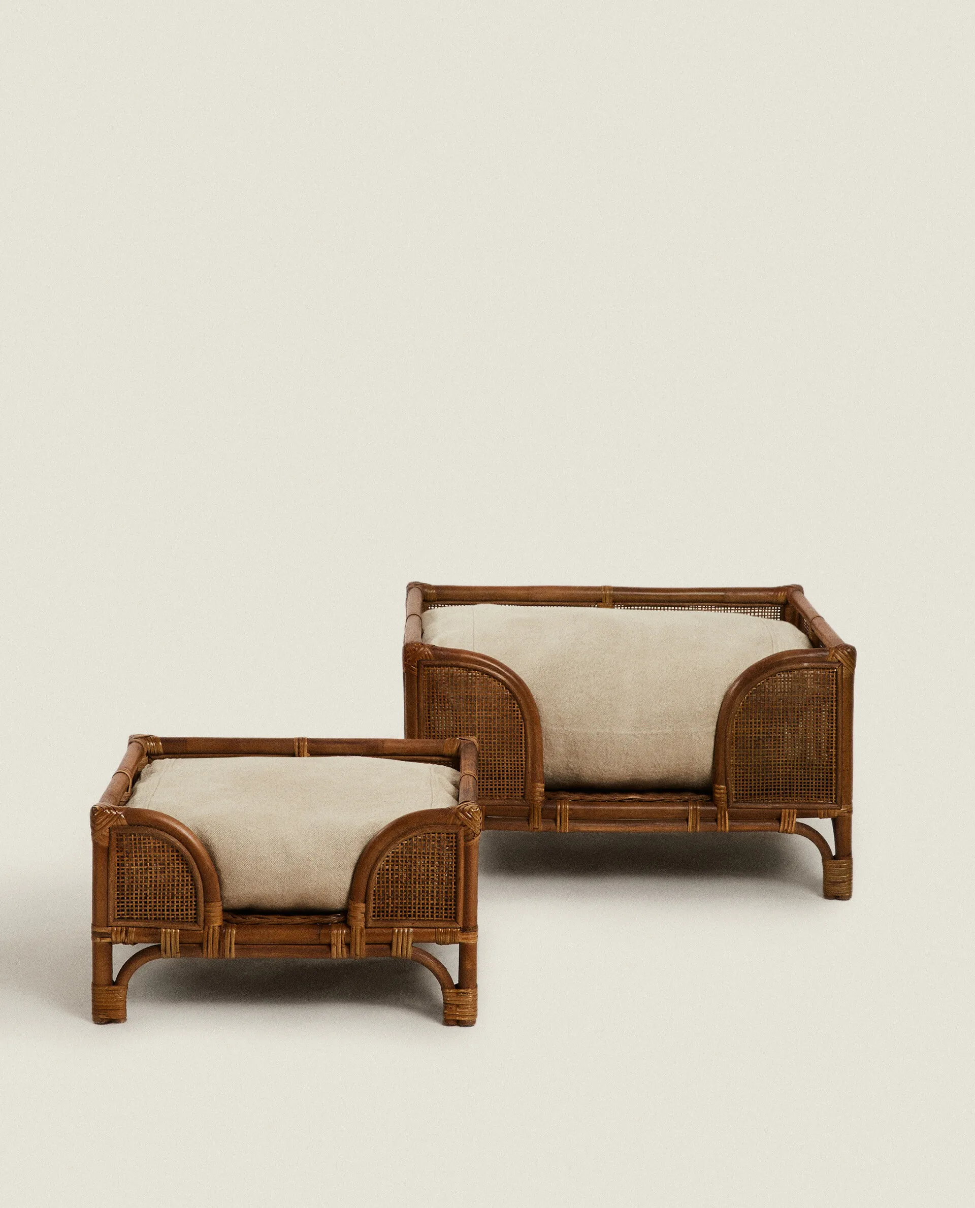 Design Wholesale  Raised Rectangular Rattan Bed for Pets  for Cat and Dog in Vietnam2023 Handcrafted