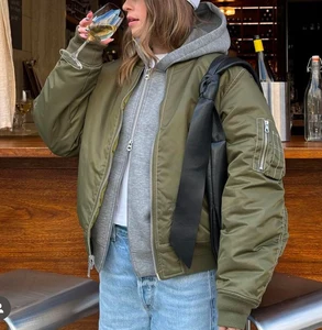 Custom Logo Wholesale Reversible Nylon Windbreaker Bomber Jacket Women Lightweight Color Block Casual Zip up Outerwear