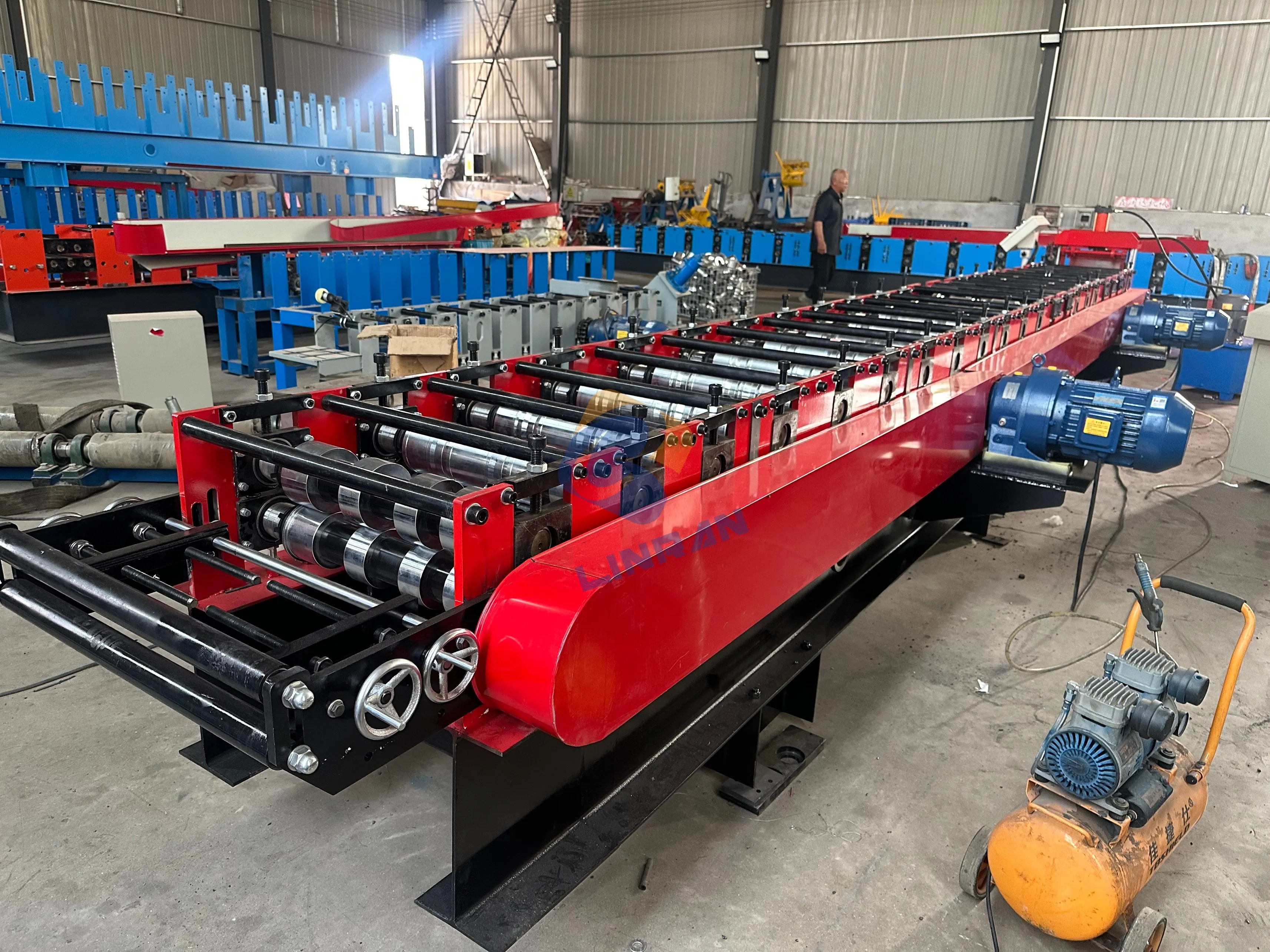 Professional Car Body Panel Board Roll Forming Machine Steel Carriage ...