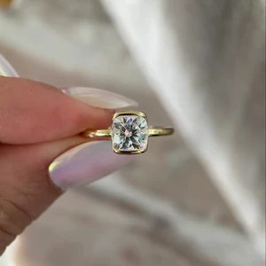 Certified IGI Diamond Cushion Cut Edition for Wedding Engagement Romantic Anniversaries Fine Rings for Parties and Gifts