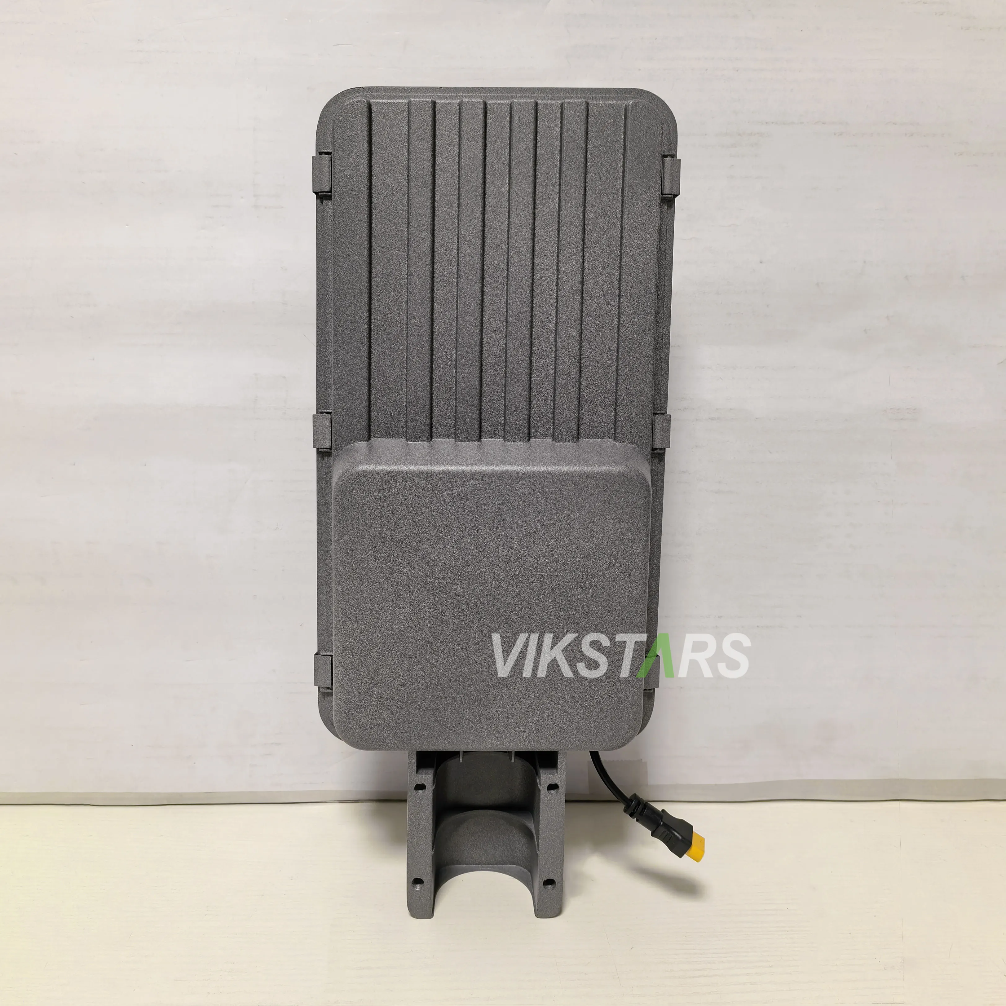 200W 300W 400W 500W Classique Aluminium Solar Street Lights Pour le jardin du village à l'extérieur 5