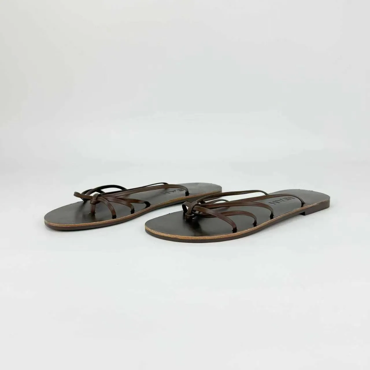 Isah The Label Rinca sandal in Espresso, product photography