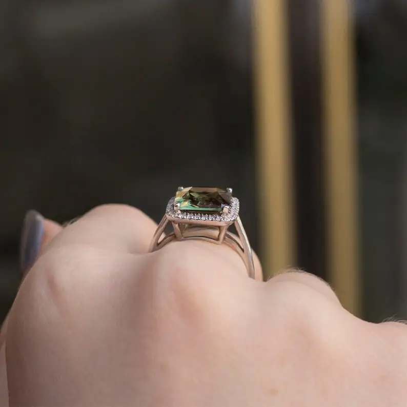 2023 Latest New Design Ring With Octagon Cut Green Tourmaline & Diamond Ring 18k Solid Gold Wedding Engagement Rings for Women