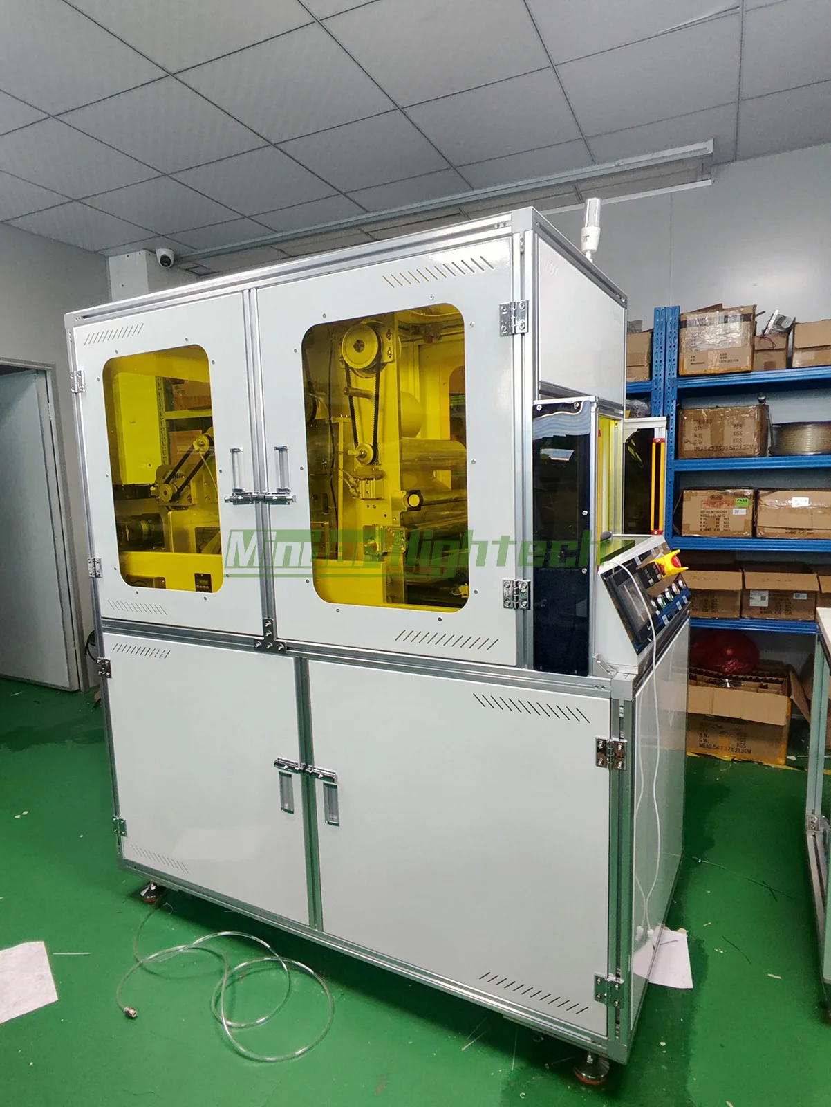 Персонализиран напредващ експандер за фалш подови плочи