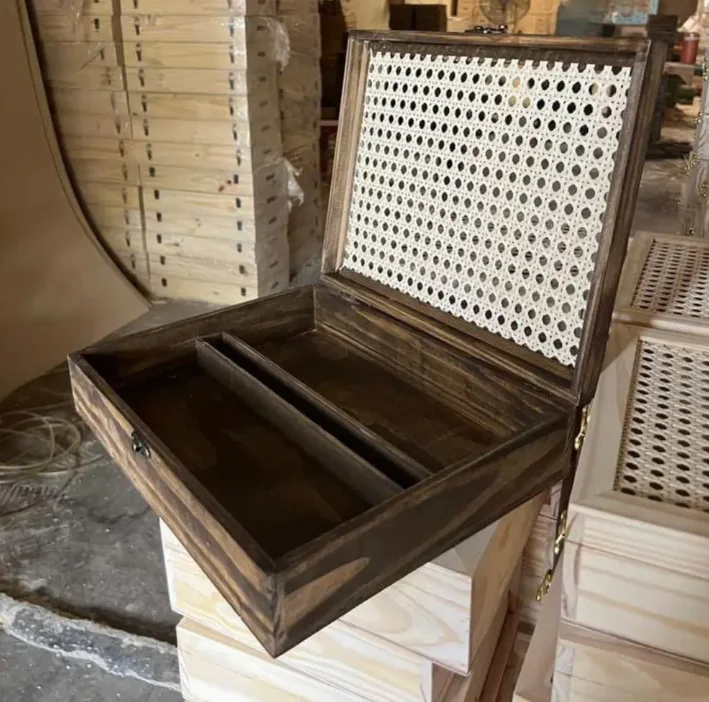 Beyoncé Selling Empty Wooden Box for $948?