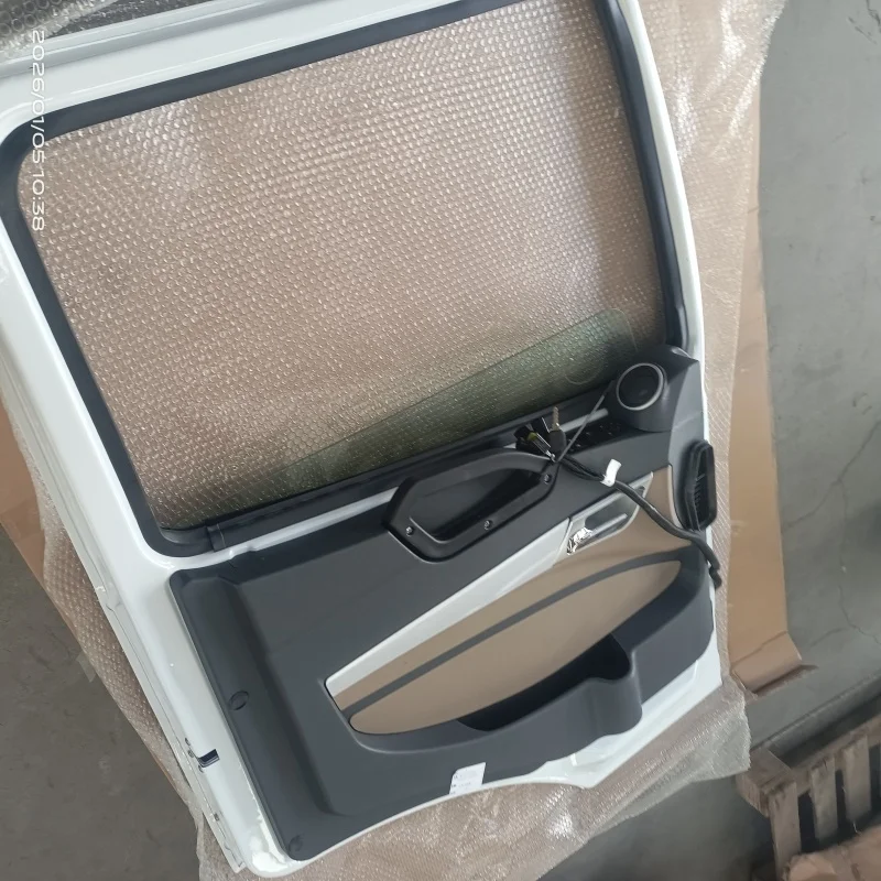 AZ1671210104 HOWO NX Right Door Assembly| Alibaba.com