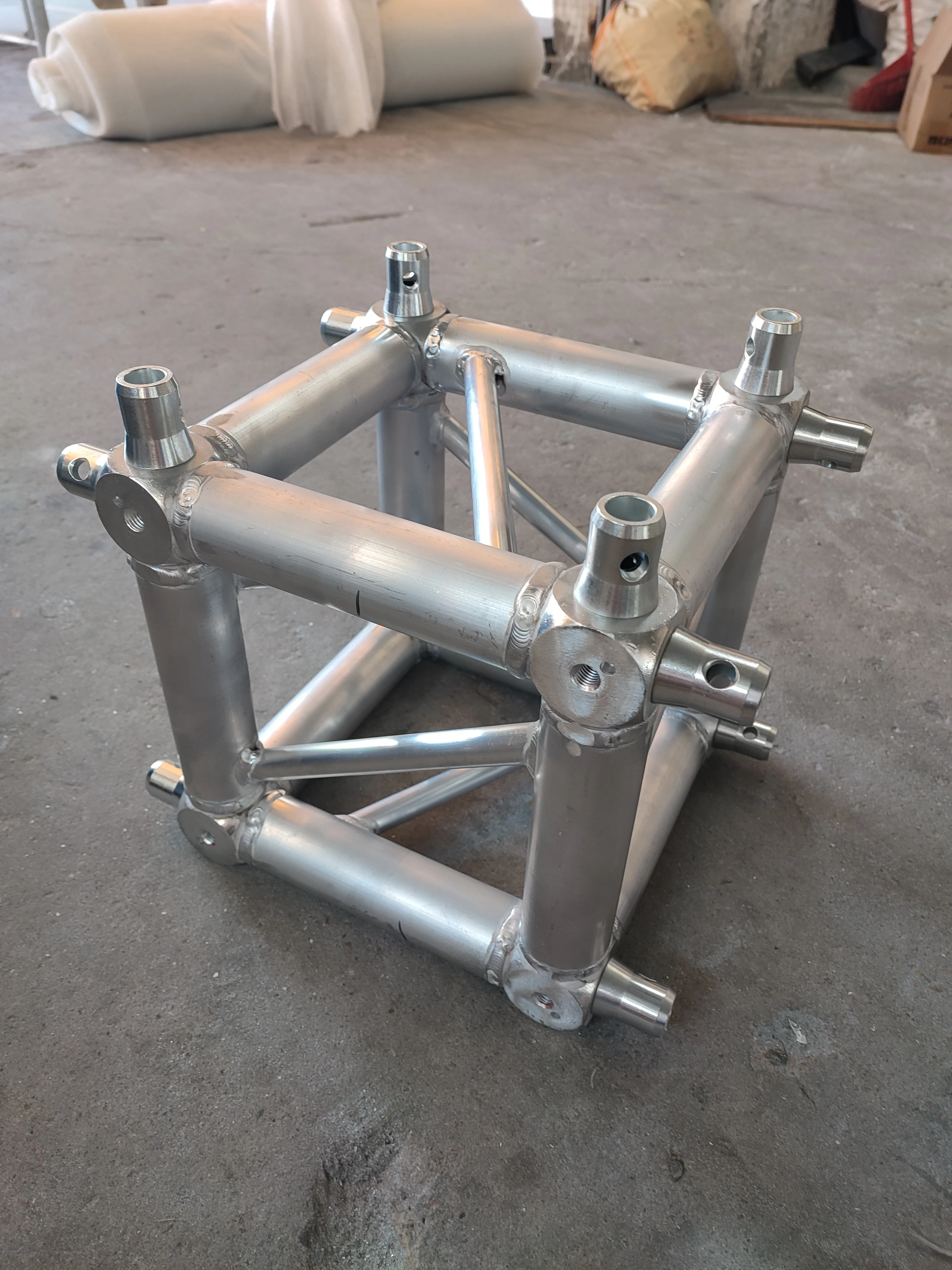 Линейный громкоговоритель стойка-подъемник для концертов и